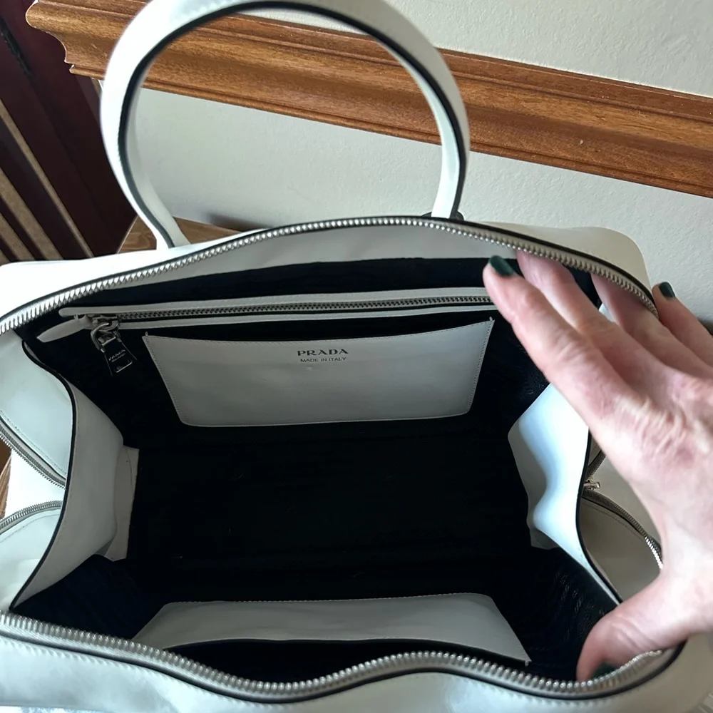 PRADA Mirage - Picture 7 of 8